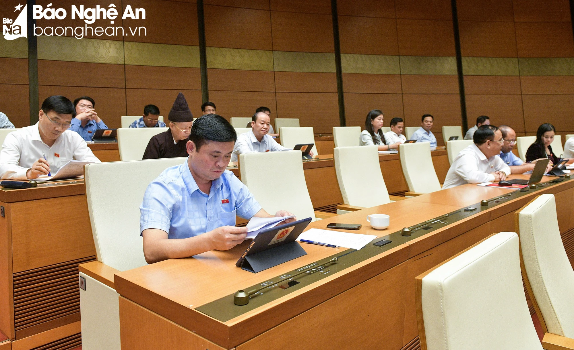 bna-bi-thu-tinh-uy-thai-thanh-quy-truong-doan-dbqh-tinh-tai-phien-lam-viec-chieu-2610-o-hoi-truong-dien-hong-nha-quoc-hoi-anh-nam-an-1863.jpg.webp