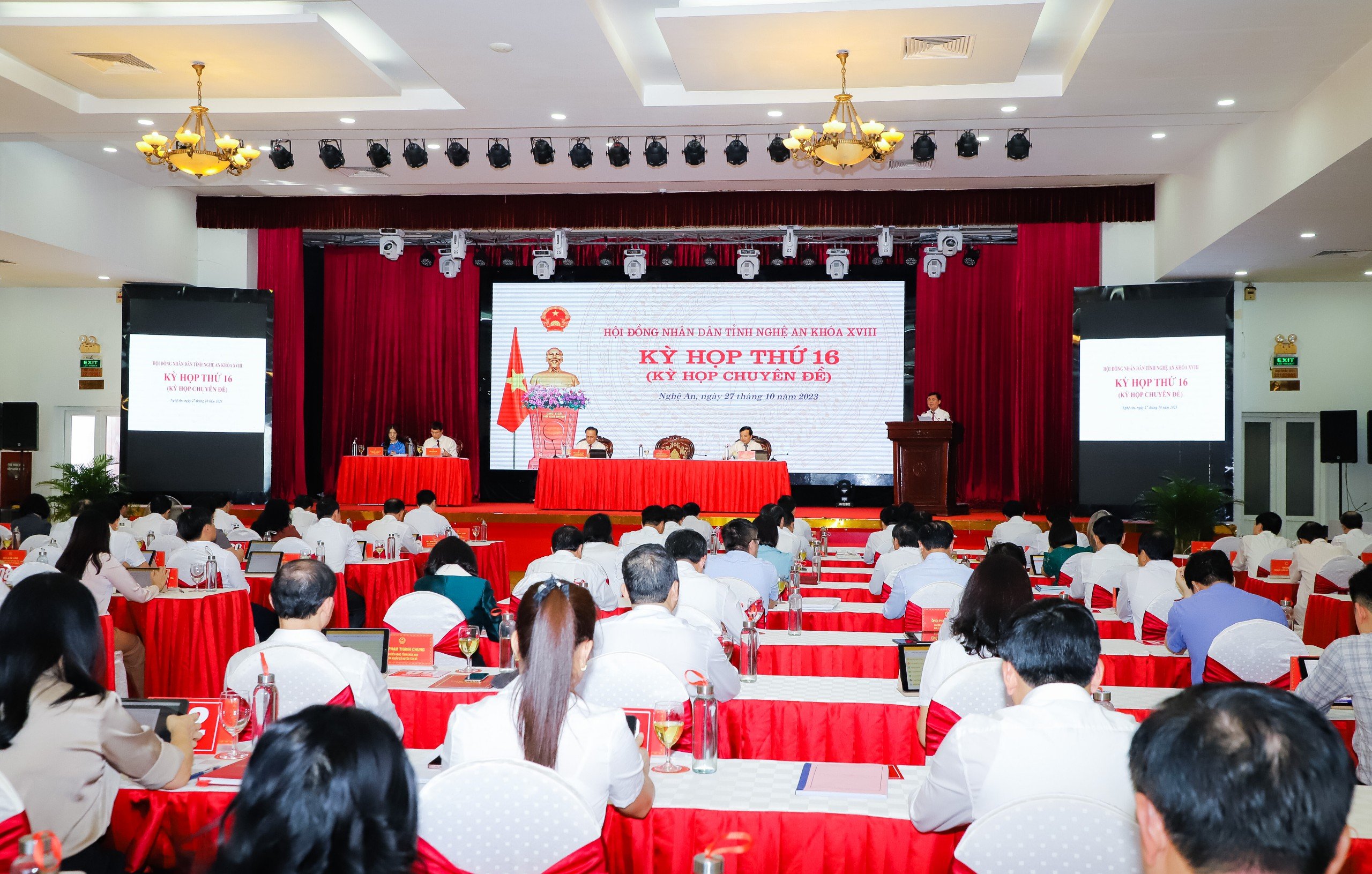 HĐND tỉnh Nghệ An khóa XVIII thông qua 12 nghị quyết tại Kỳ họp thứ 16