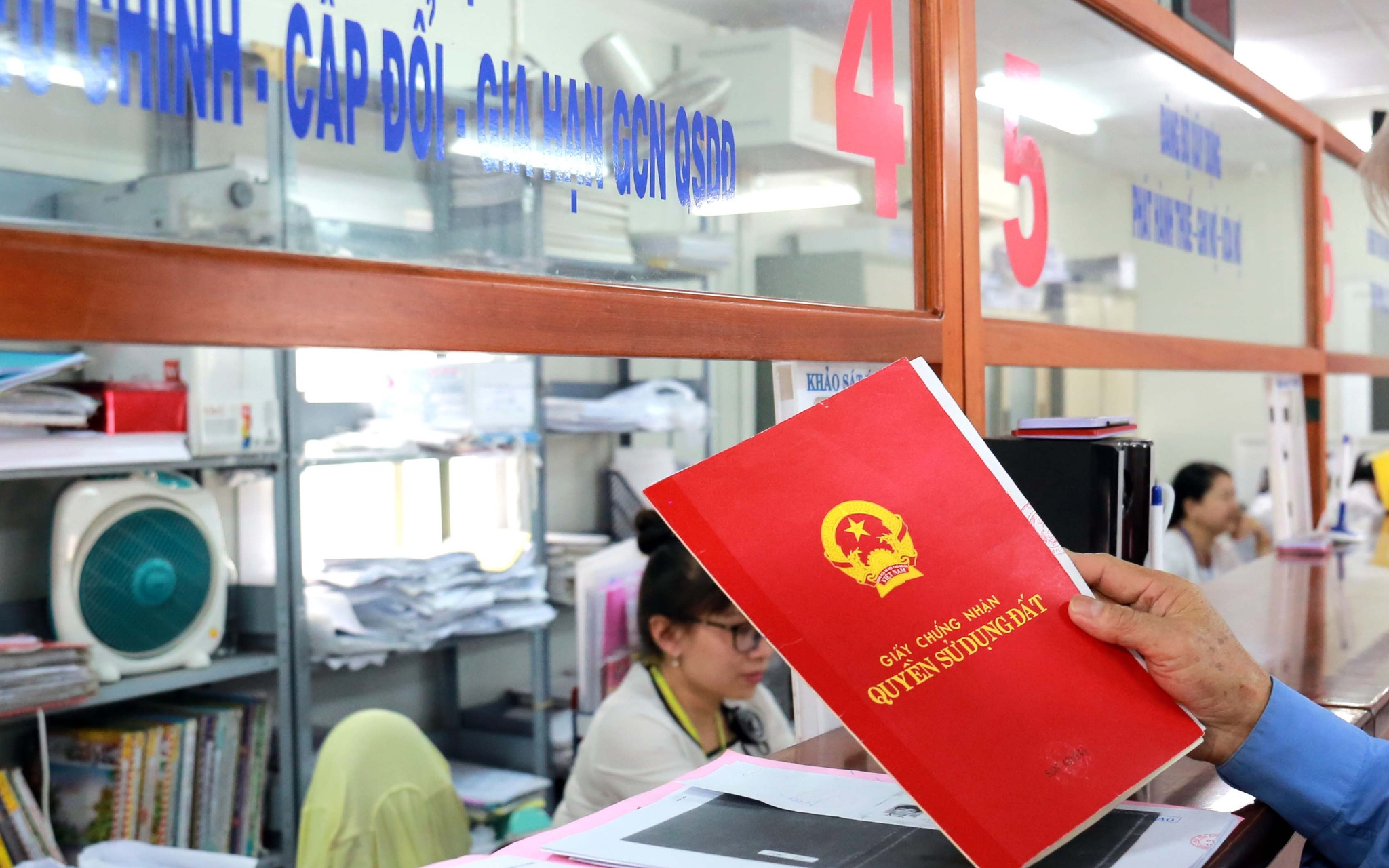 UBND thành phố Vinh trả lời cử tri Hoàng Thị Hải, xóm 13, xã Hưng Lộc, thành phố Vinh về cấp giấy chứng nhận quyền sử dụng đất.