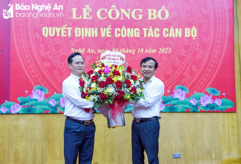 bna-nguyen-nhu-khoi-tang-hoa-thanh-l-e-3515.jpg.webp