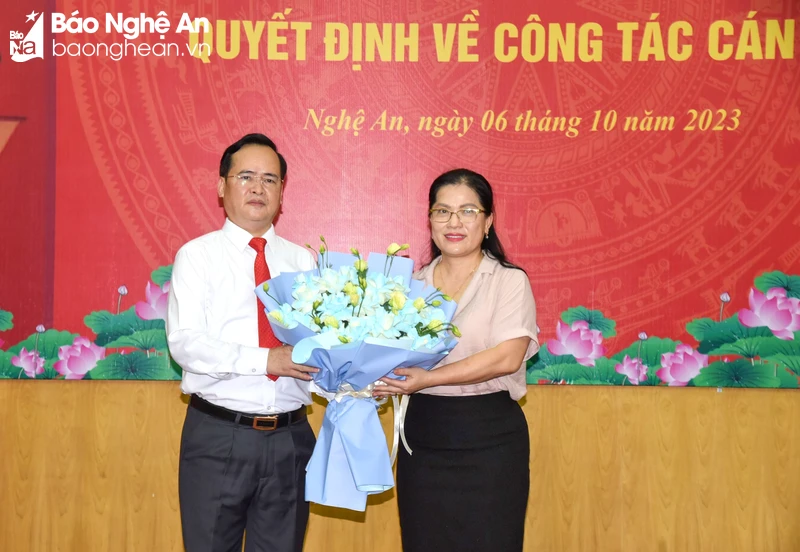 bna-tang-hoa-thanh-le-738.jpg.webp