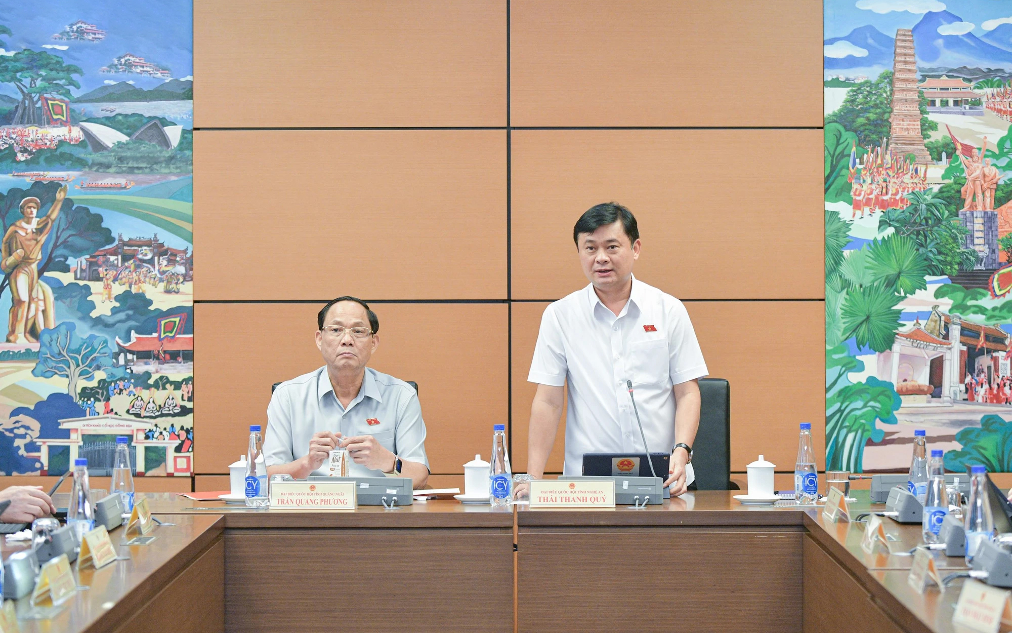 Đại biểu Quốc hội đoàn Nghệ An thảo luận về sửa đổi Luật Lưu trữ