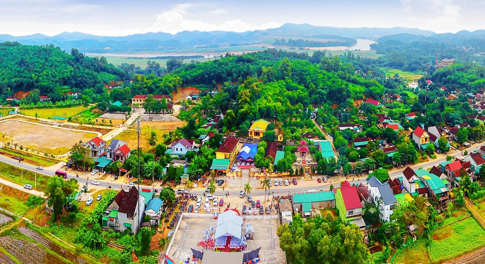 nong-thon-moi-o-xa-long-son-huyen-anh-son-anh-quang-dung-3-4799.jpg.webp