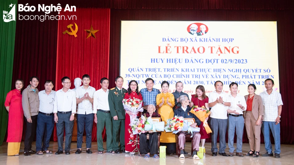 bna-trao-tang-huy-hieu-dang-5832.jpg.webp