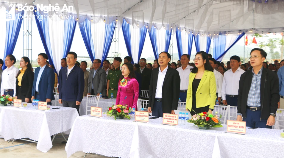 bna-cac-dai-bieu-lam-nghi-thuc-chao-co-1185.jpg.webp