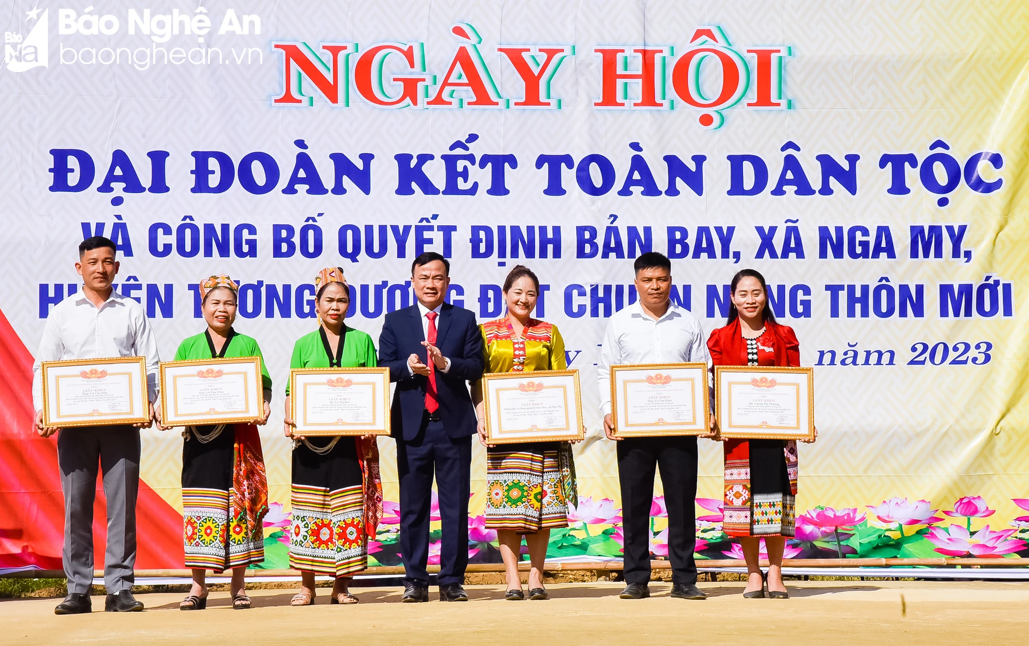 bna-trao-ca-nhan-anh-thanh-le-2559.jpg.webp