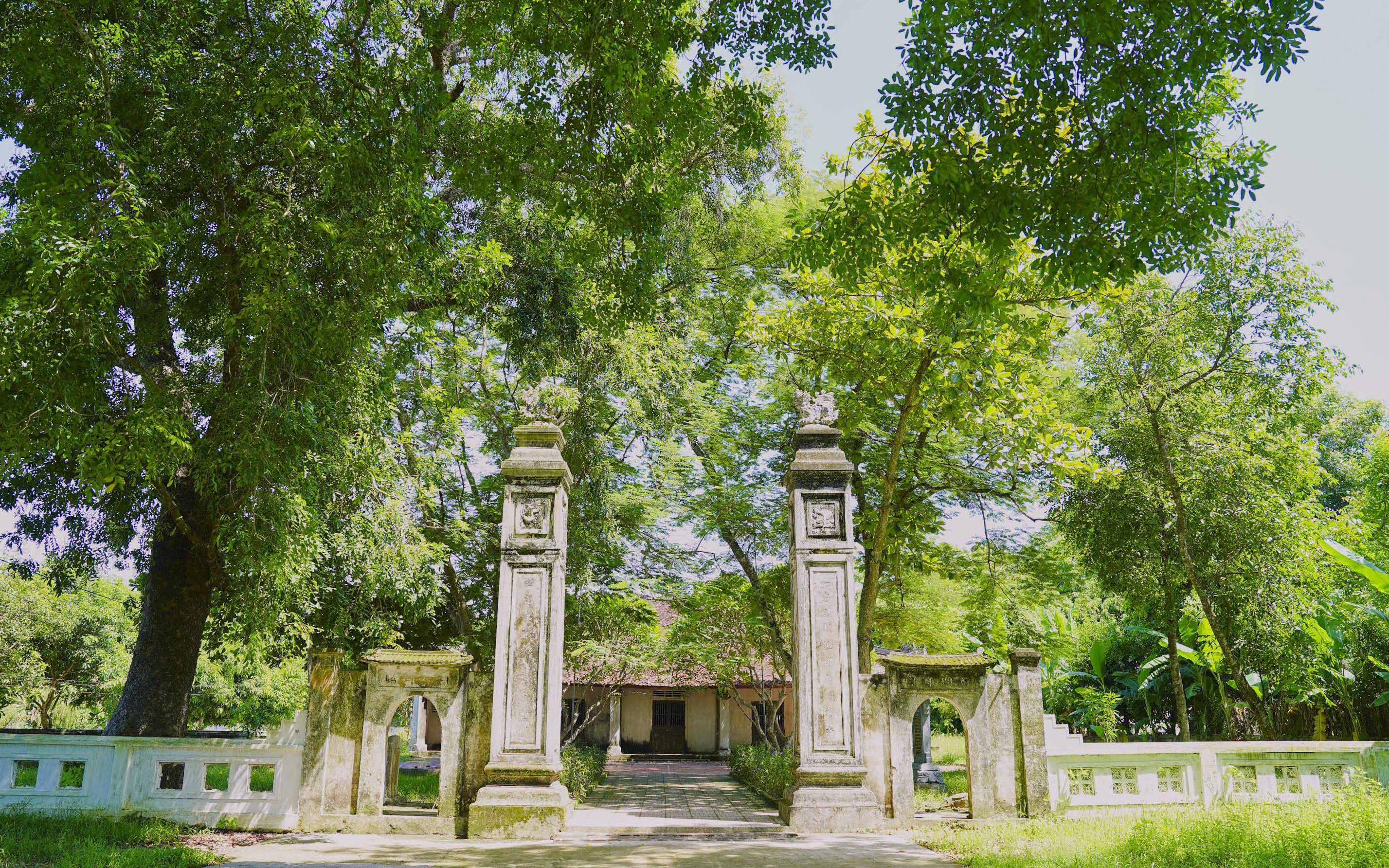 Làng học bên bờ sông Lam