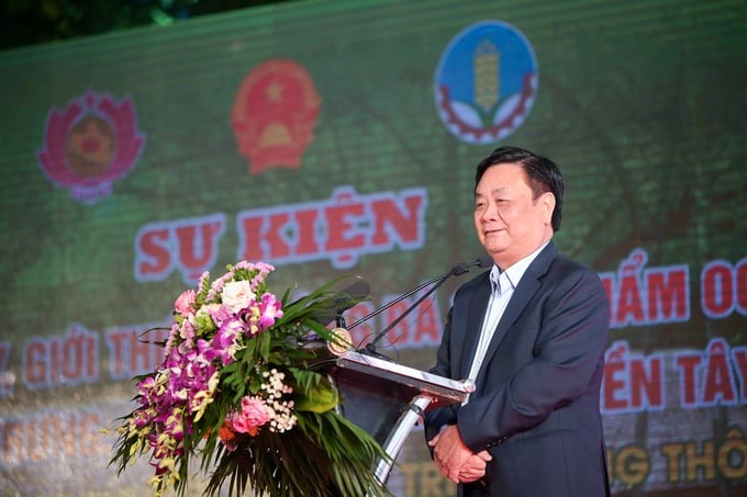 bo-truong-le-minh-hoan-khong-the-mac-dinh-cu-mien-nui-la-ngheo-111113_61-113148.jpg