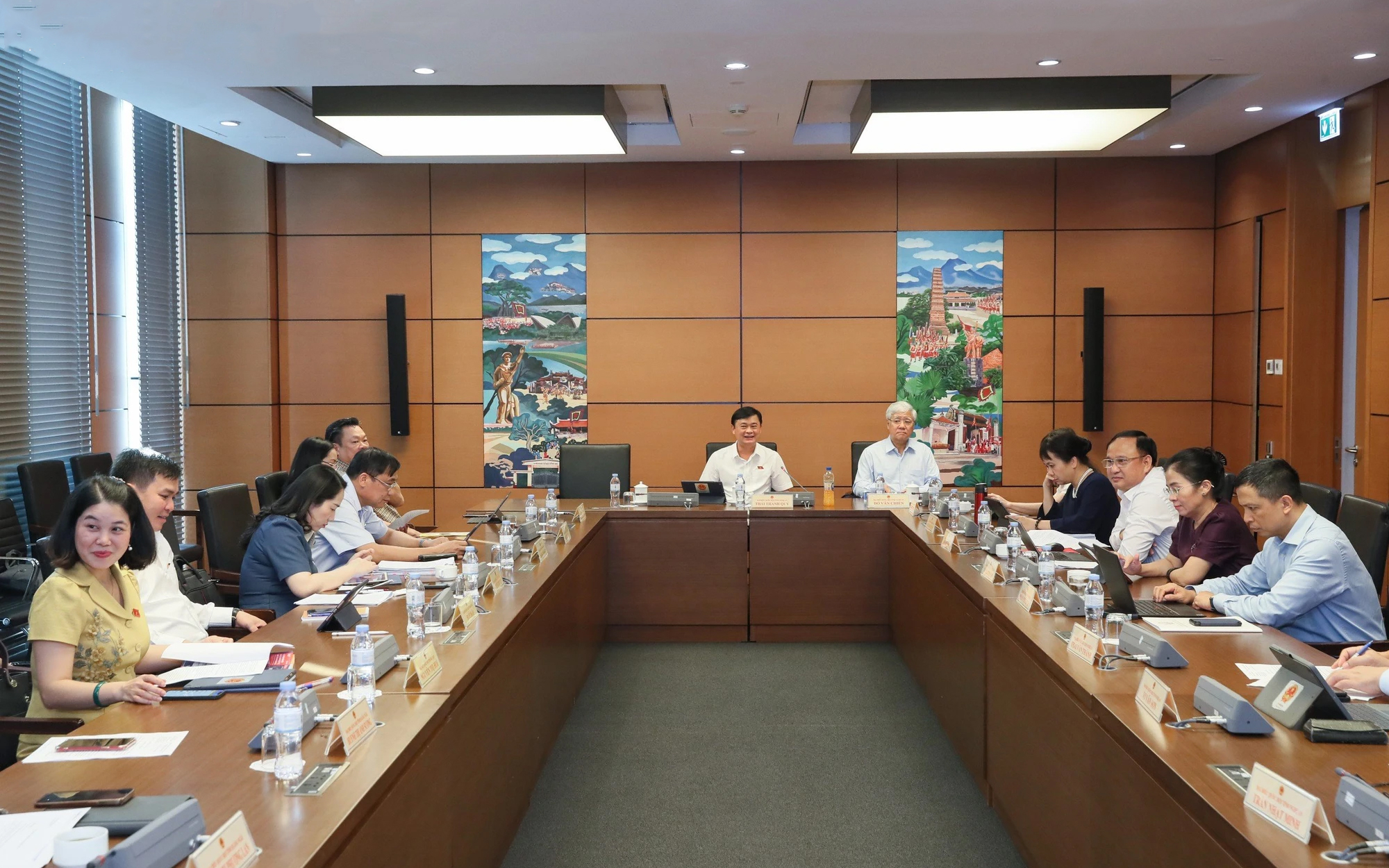 Đoàn đại biểu Quốc hội Nghệ An thảo luận sửa đổi Luật Bảo hiểm xã hội