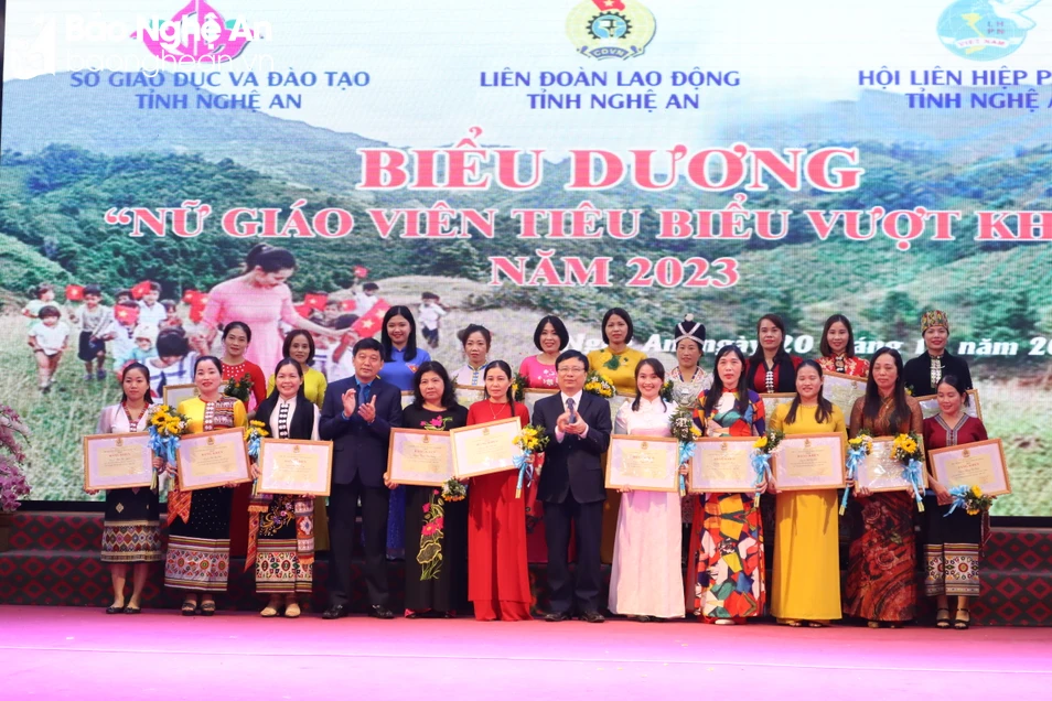 bna-bieu-duong-80-nu-giao-vien-anh-diep-thanh5-2604.jpg.webp