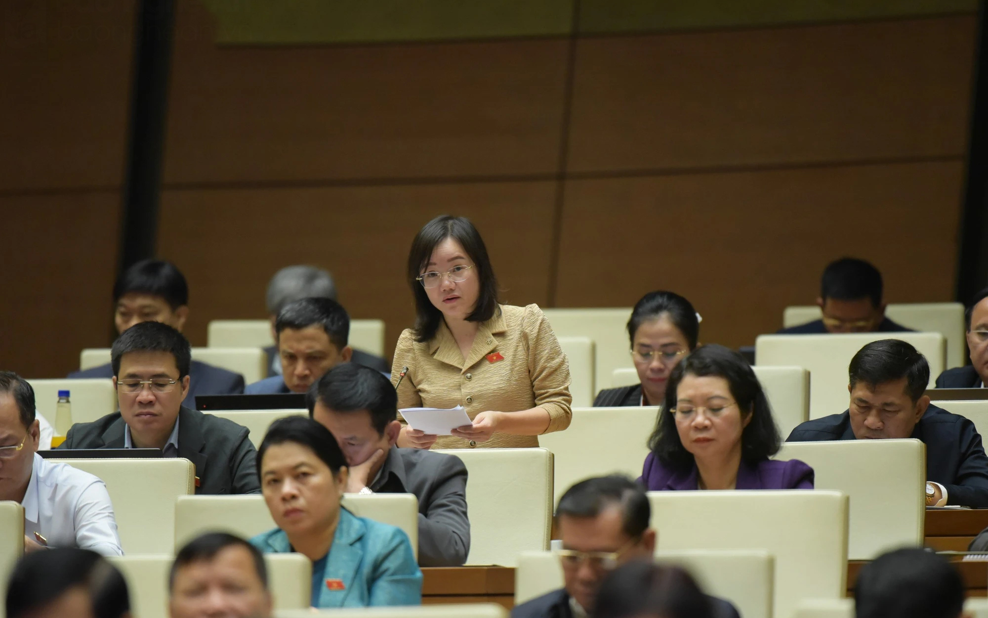 Đại biểu đoàn Nghệ An: Người dân gửi đơn thư đến Quốc hội, ĐBQH không phải muốn nhờ đại biểu làm công tác 'bưu tá'
