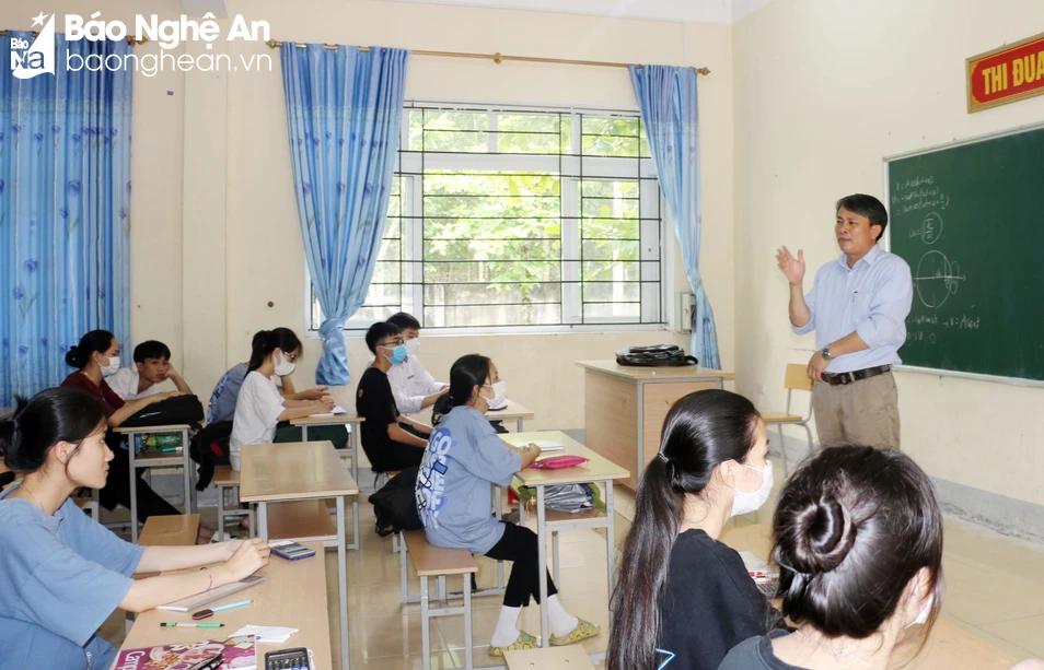 bna-tiet-on-tap-cua-hoc-sinh-truong-thpt-kim-lien-7501.jpg.webp