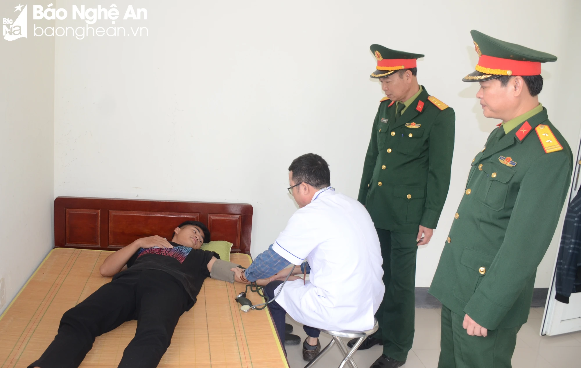 bna-kham-tuyen-suc-khoe-chon-cong-dan-nhap-ngu-tai-thi-xa-hoang-mai-anh-thanh-chung-5935.jpg.webp