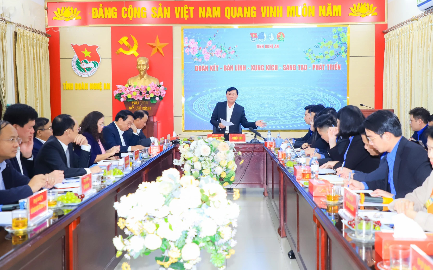 Bí thư Tỉnh ủy Thái Thanh Quý làm việc với Ban Thường vụ Tỉnh đoàn Nghệ An