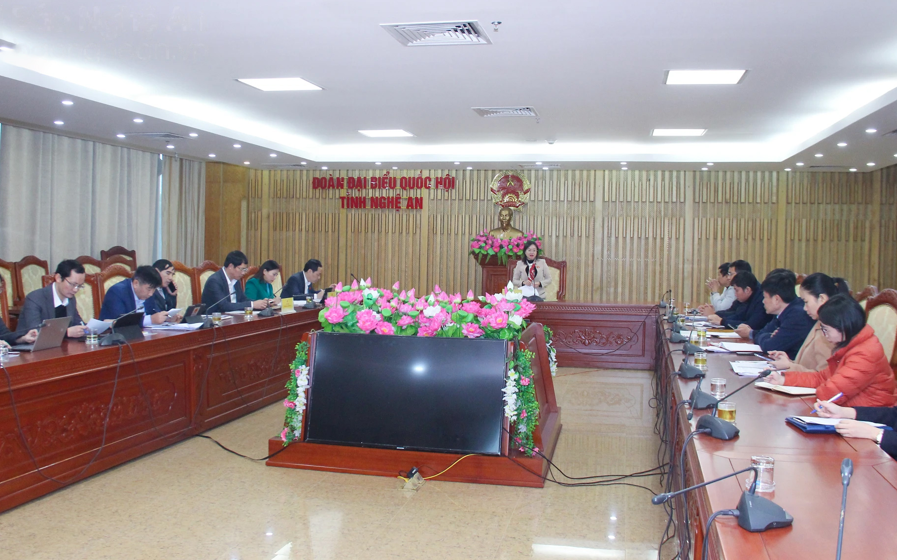 Đoàn đại biểu Quốc hội Nghệ An đề nghị tháo gỡ khó khăn cho doanh nghiệp trong tiếp cận chính sách tài khoá, tiền tệ