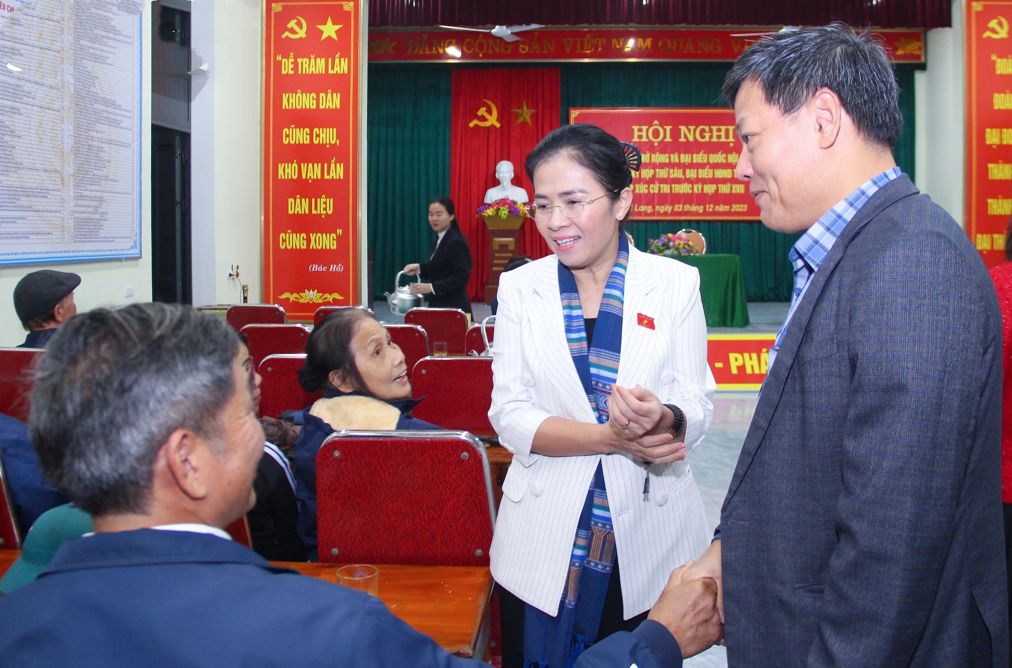 Chủ tịch Uỷ ban MTTQ tỉnh tiếp xúc cử tri tại xã Nghi Long, huyện Nghi Lộc