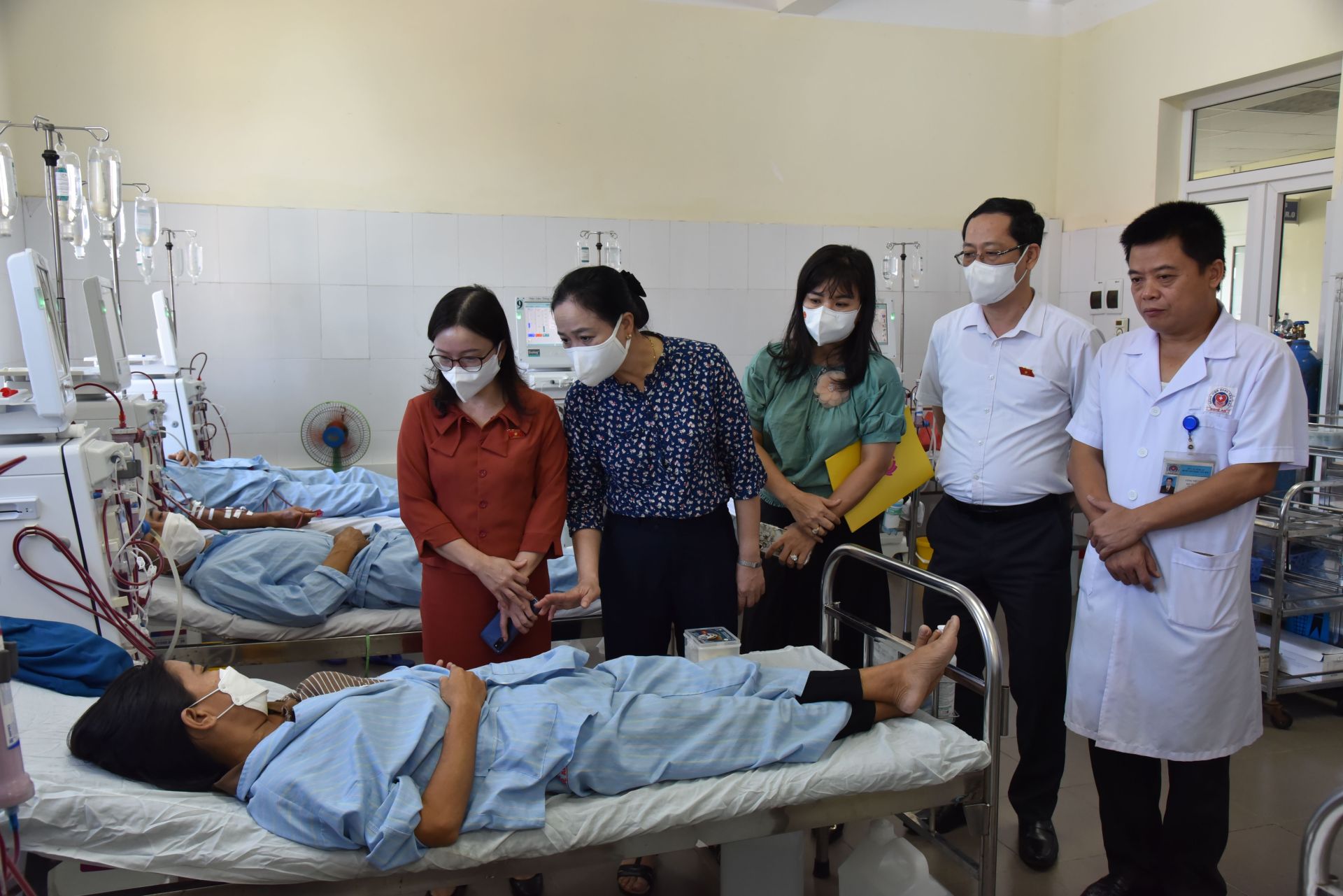 oan-BQH-giam-sat-cong-tac-kham-chua-benh-tai-Benh-vien-a-khoa-khu-vuc-Tay-Bac.JPG