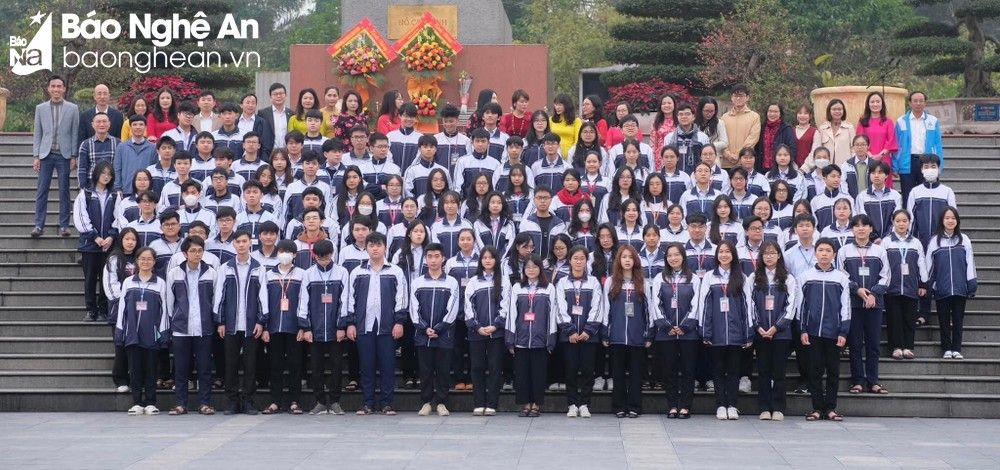 bna-doan-hoc-sinh-tham-du-ky-thi-chon-hoc-sinh-gioi-quoc-gia-cua-truong-thpt-chuyen-phan-boi-chau-9838.jpg