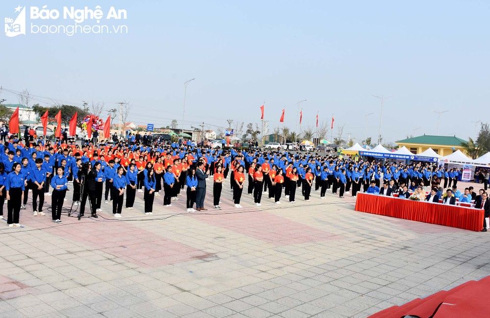 bna-1-thang-thanh-nien-anh-cong-kien-5482.jpg