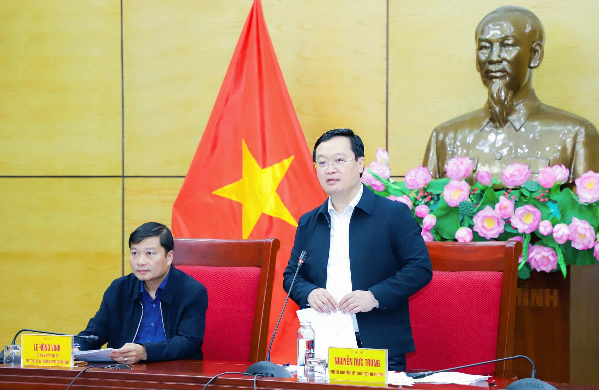 1-bna-dong-chi-nguyen-duc-trung-chu-tich-ubnd-tinh-truong-ban-chi-dao-cac-cong-trinh-du-an-trong-diem-cua-tinh-nganh-gtvt-ket-luan-cuoc-hop-1909--n1.jpg