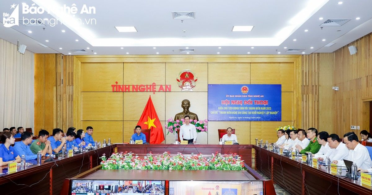 Thẳng thắn, trách nhiệm với nhiều vấn đề nêu ra trong cuộc đối thoại giữa Chủ tịch UBND tỉnh Nguyễn Đức Trung với thanh niên Nghệ An