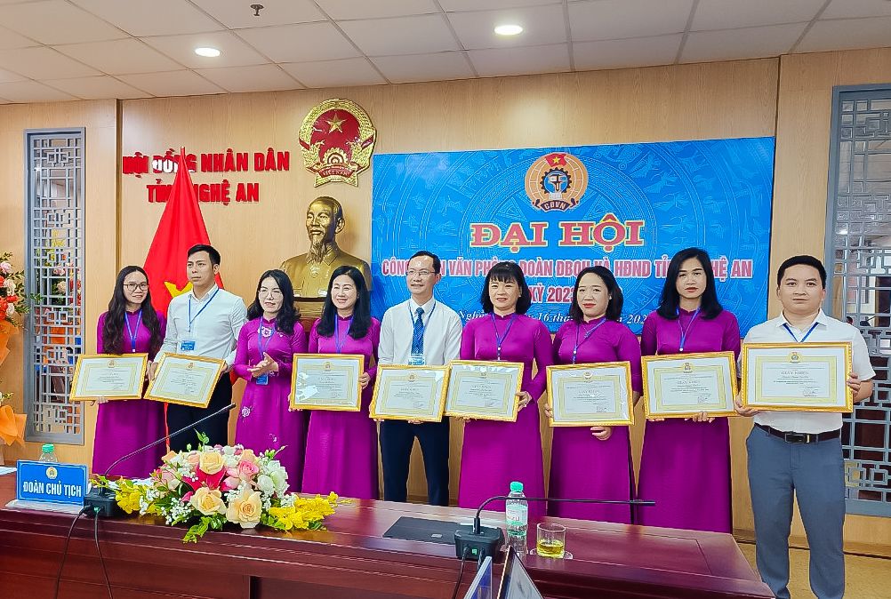 eaac20c60e1ed3408a0f.jpg