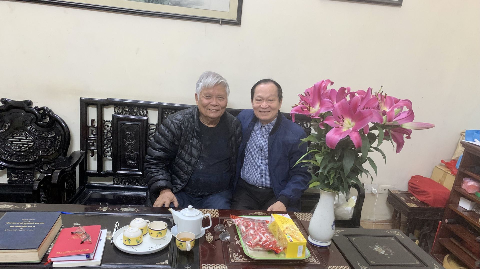 ong-nguyen-inh-luong-va-tac-gia.jpg