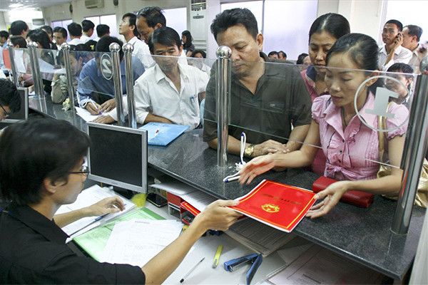 can-bo-cong-chuc-khong-duoc-chui-the-noi-tieng-long-quat-doa-dan-630.jpg