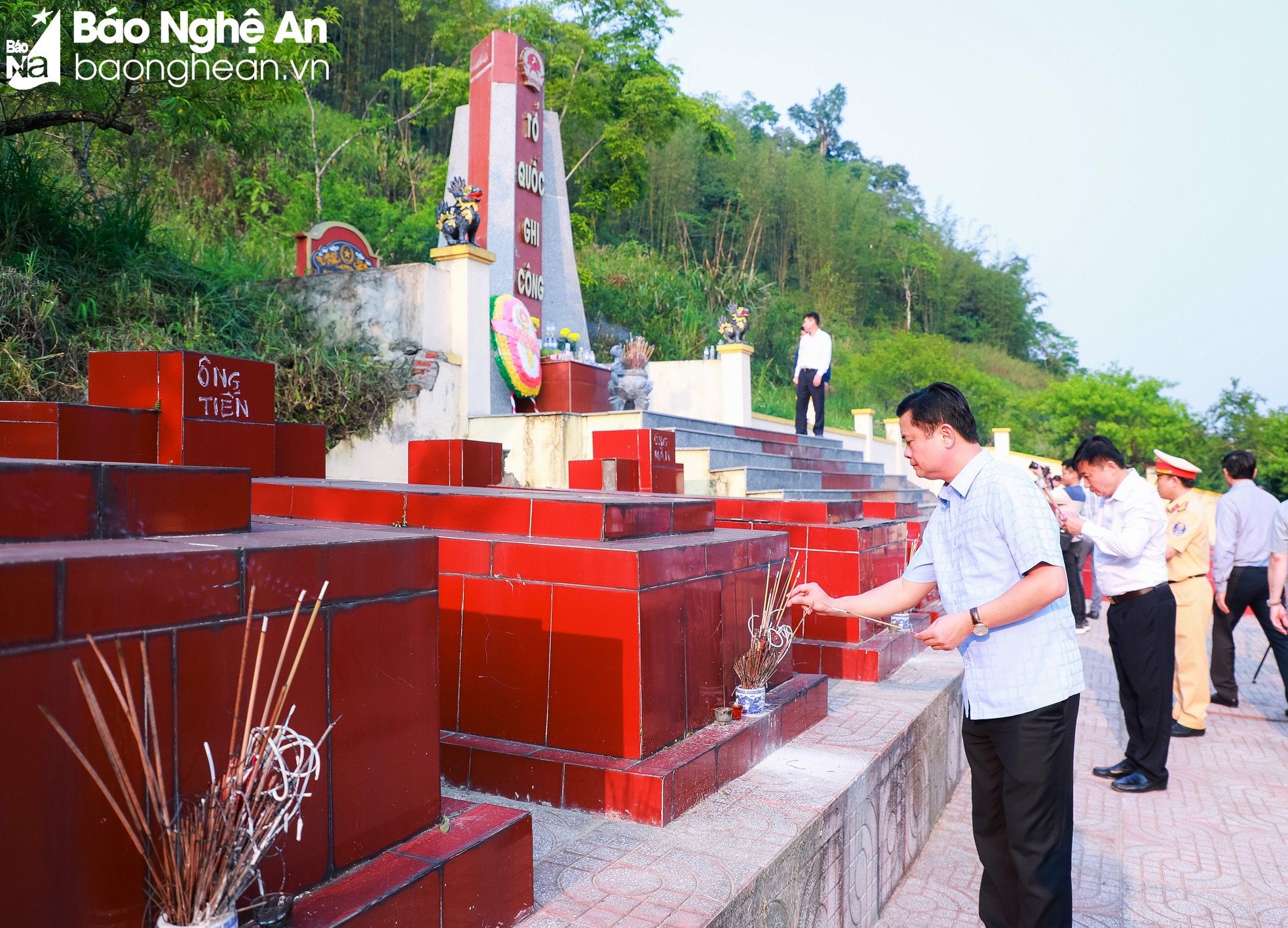 bna-5-bi-thu-thap-huong-2071.jpg