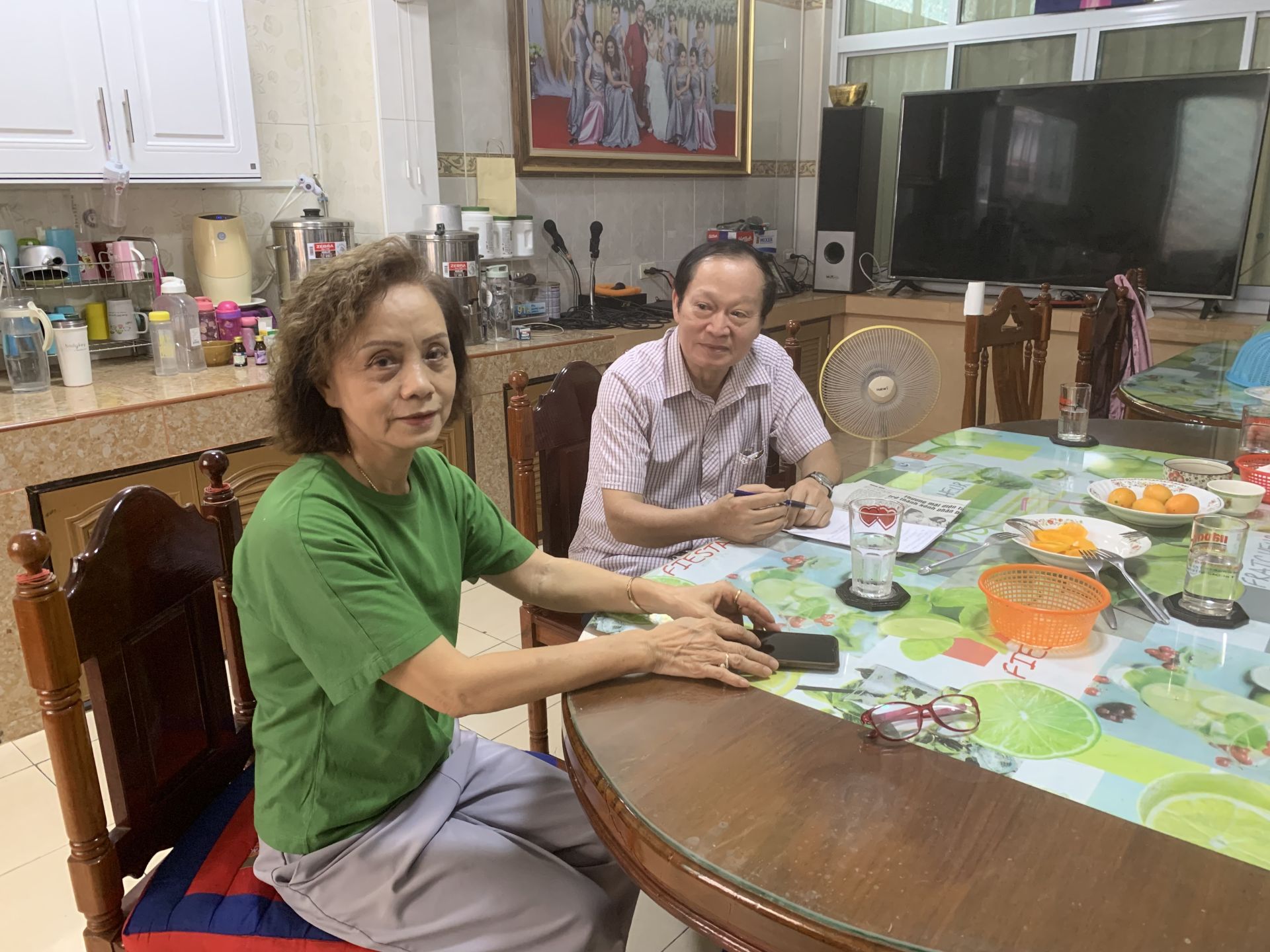 Ba-Vo-Thi-Thanh-Van-va-tac-gia-tai-Nakhon-PhanomThai-Lan.jpg
