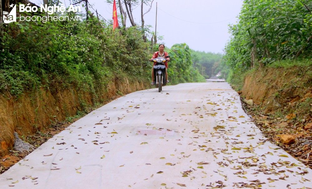 bna-con-duong-tranh-lu-xom-dong-kho-dong-tho-xa-nghia-dung-moi-duoc-xay-dung-dau-nam-2023-do-nguoi-dan-hien-dat-mo-duong-anh-qa-8501.jpg