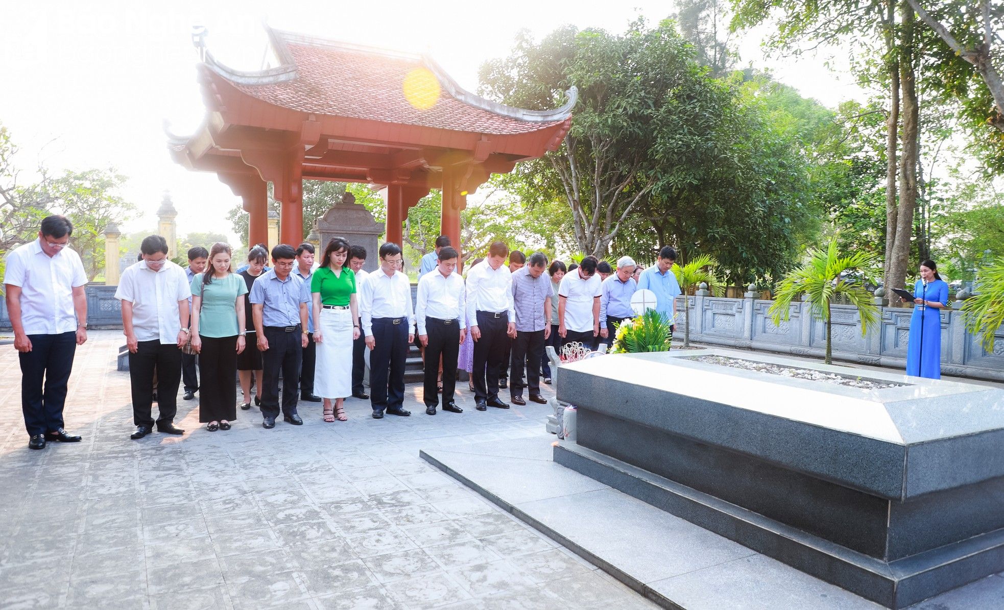 bna-cac-dong-chi-lanh-dao-tinh-dong-nai-nghe-an-va-ha-tinh-thanh-kinh-tuong-niem-truoc-mo-dai-thi-hao-nguyen-du-80.jpg