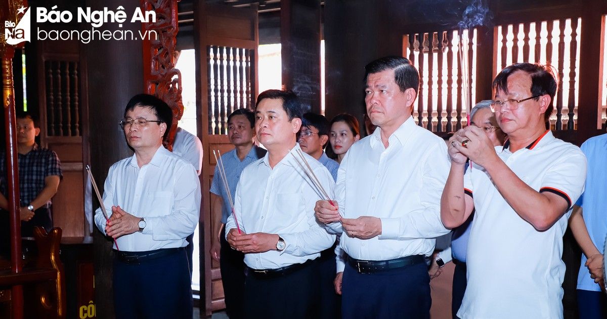 Lãnh đạo tỉnh Đồng Nai dâng hương tưởng niệm Hoàng đế Quang Trung và Đại thi hào Nguyễn Du