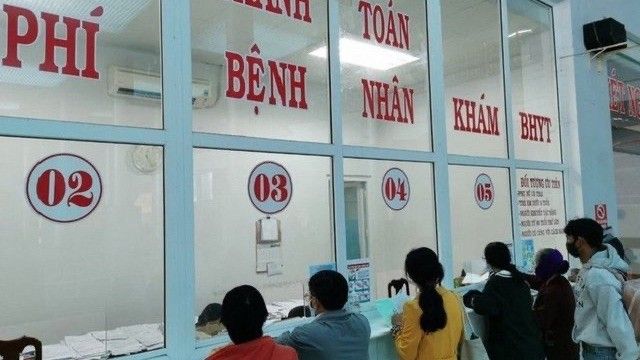 Quyền lợi của người được Bảo hiểm y tế chi trả 100% chi phí khám chữa bệnh thay đổi gì khi tăng lương từ tháng 7/2023?