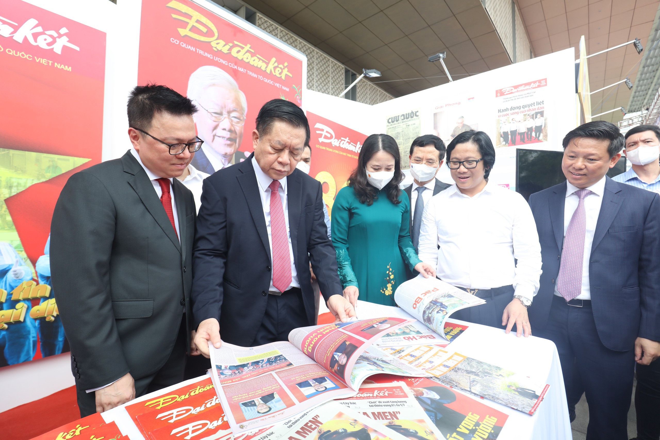 nha-bao-phai-luon-day-nhiet-huyet-lam-chu-cong-nghe-lam-bao-hien-dai-034735f332e94b97a611dc9da02df934-881--n1.jpg
