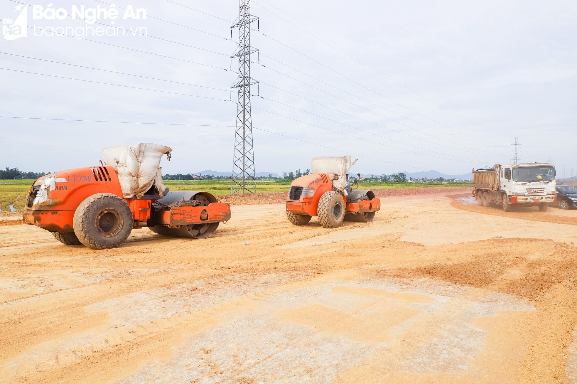 bna-thi-cong-du-an-duong-ngang-n5-trong-kkt-dong-nam-4831.jpg