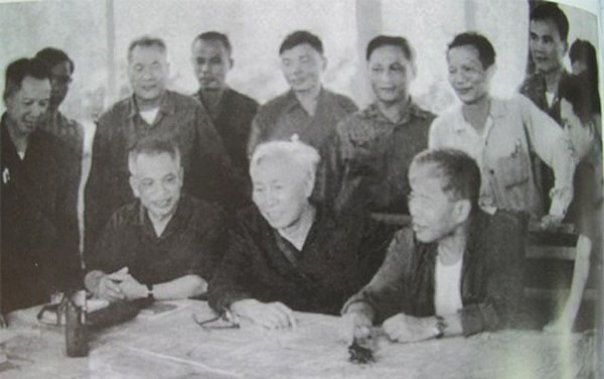 van_tien_dung_nmrv_025444_20230430072446.jpg