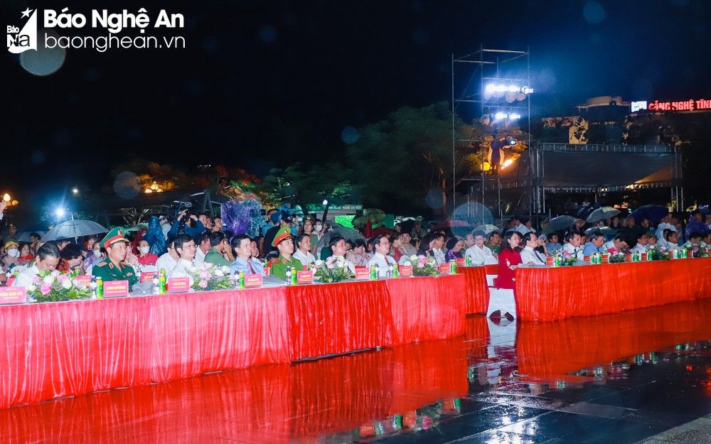 bna-cac-dai-bieu-du-khai-mac-le-hoi-lang-sen-2023-anh-thanh-cuong-2357.jpg