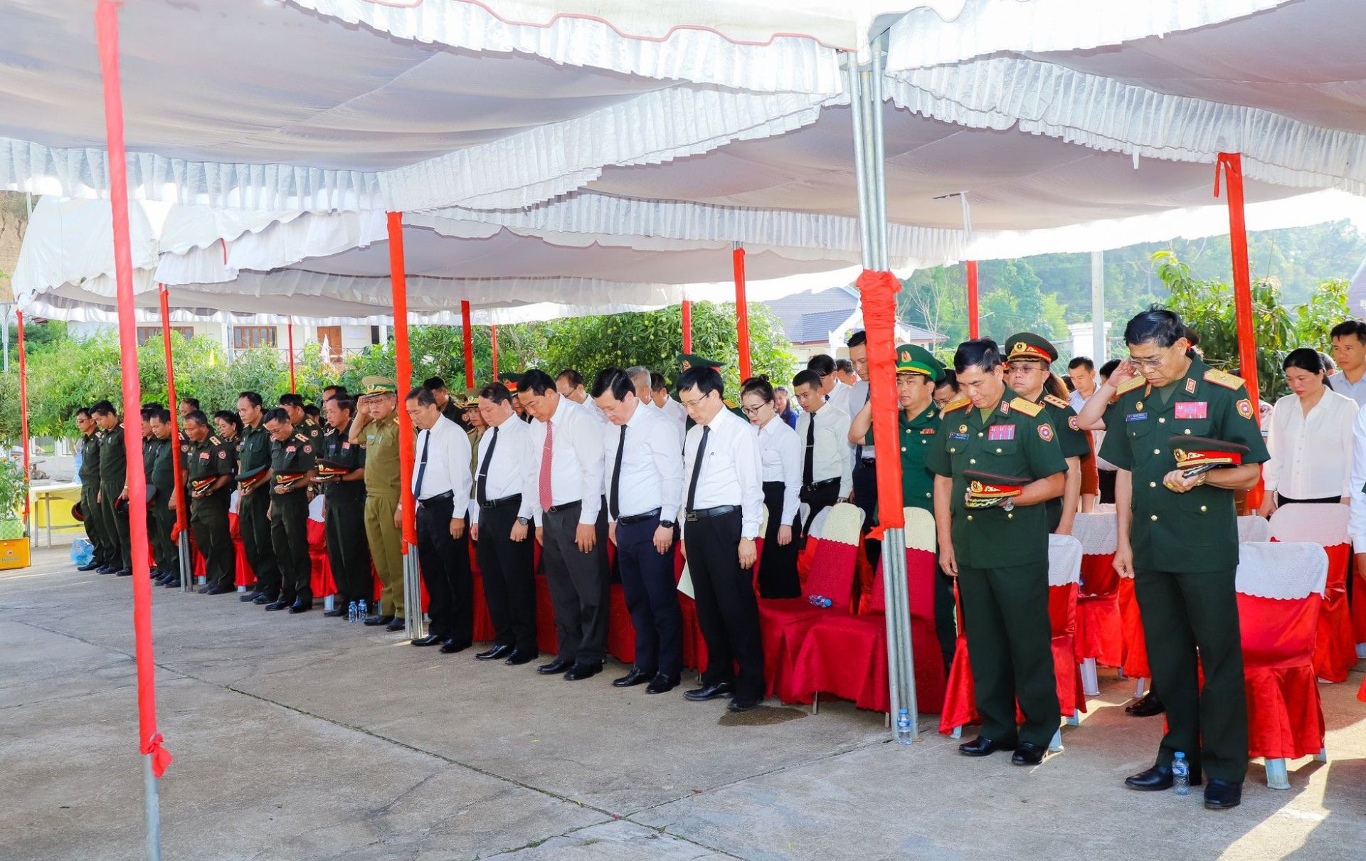 Tổ chức lễ cầu siêu cho các liệt sĩ quân tình nguyện, chuyên gia Việt Nam hy sinh tại nước bạn Lào