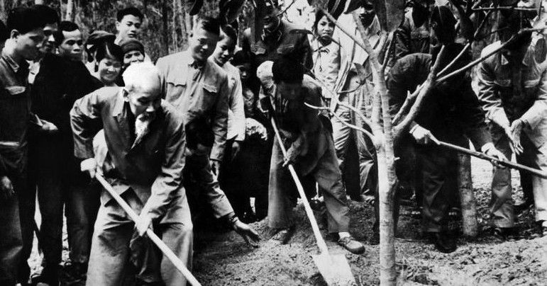 Học Bác xin lấy sự khiêm tốn, giản dị làm đầu