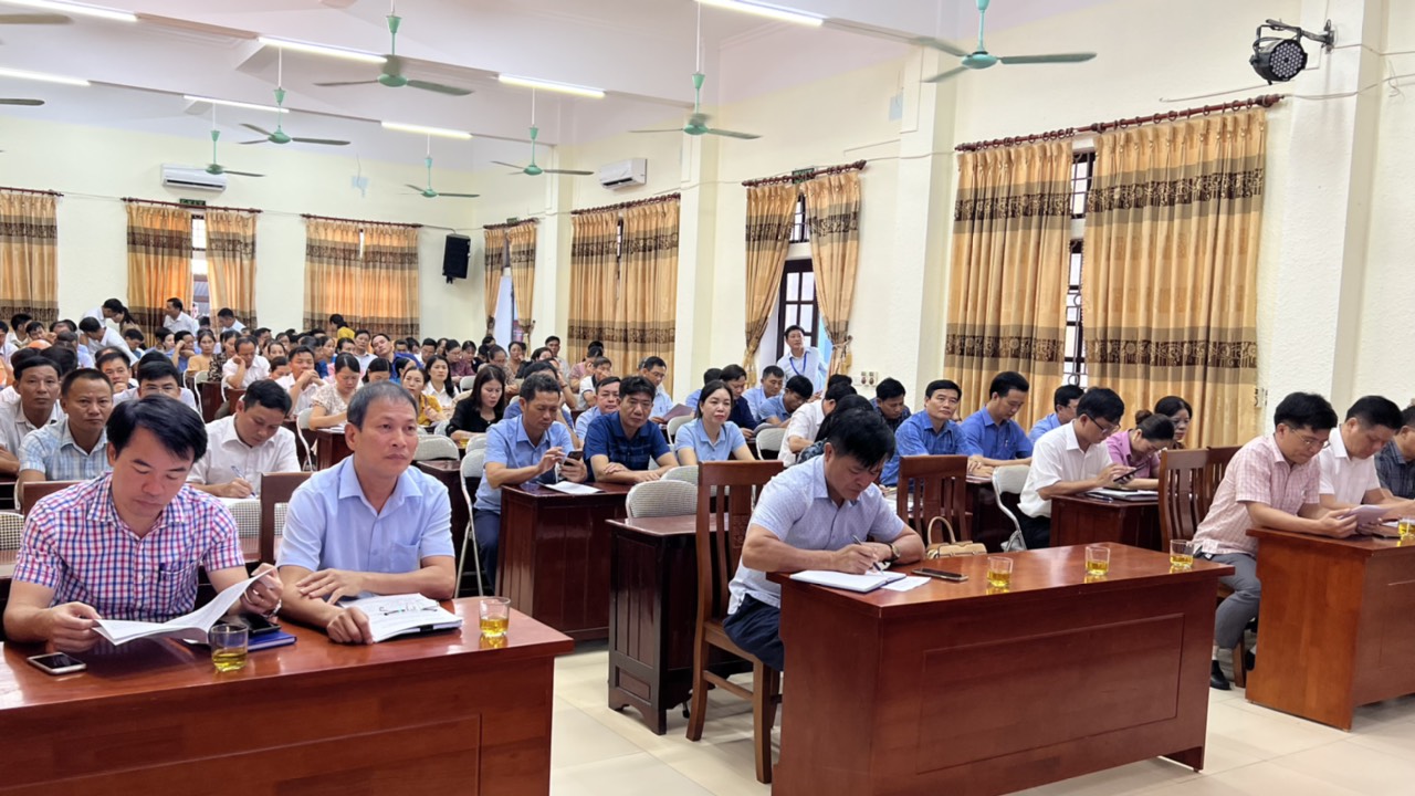 Thường trực HĐND huyện Diễn Châu giao ban với Thường trực HĐND xã, thị trấn