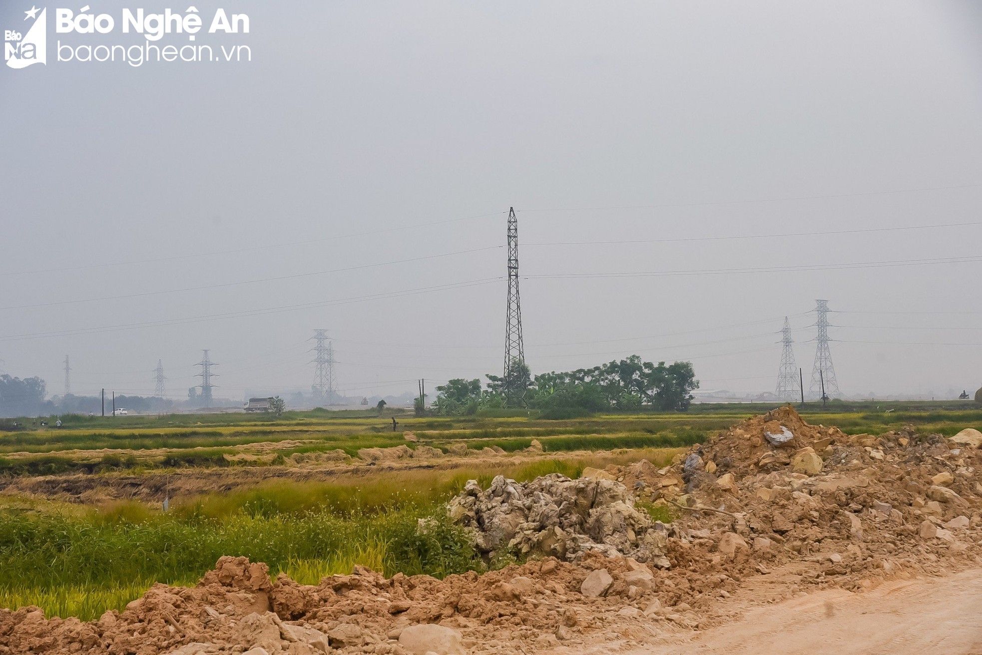 bna-vi-tri-cot-dien-cao-the-110kv-chay-qua-7259.jpg