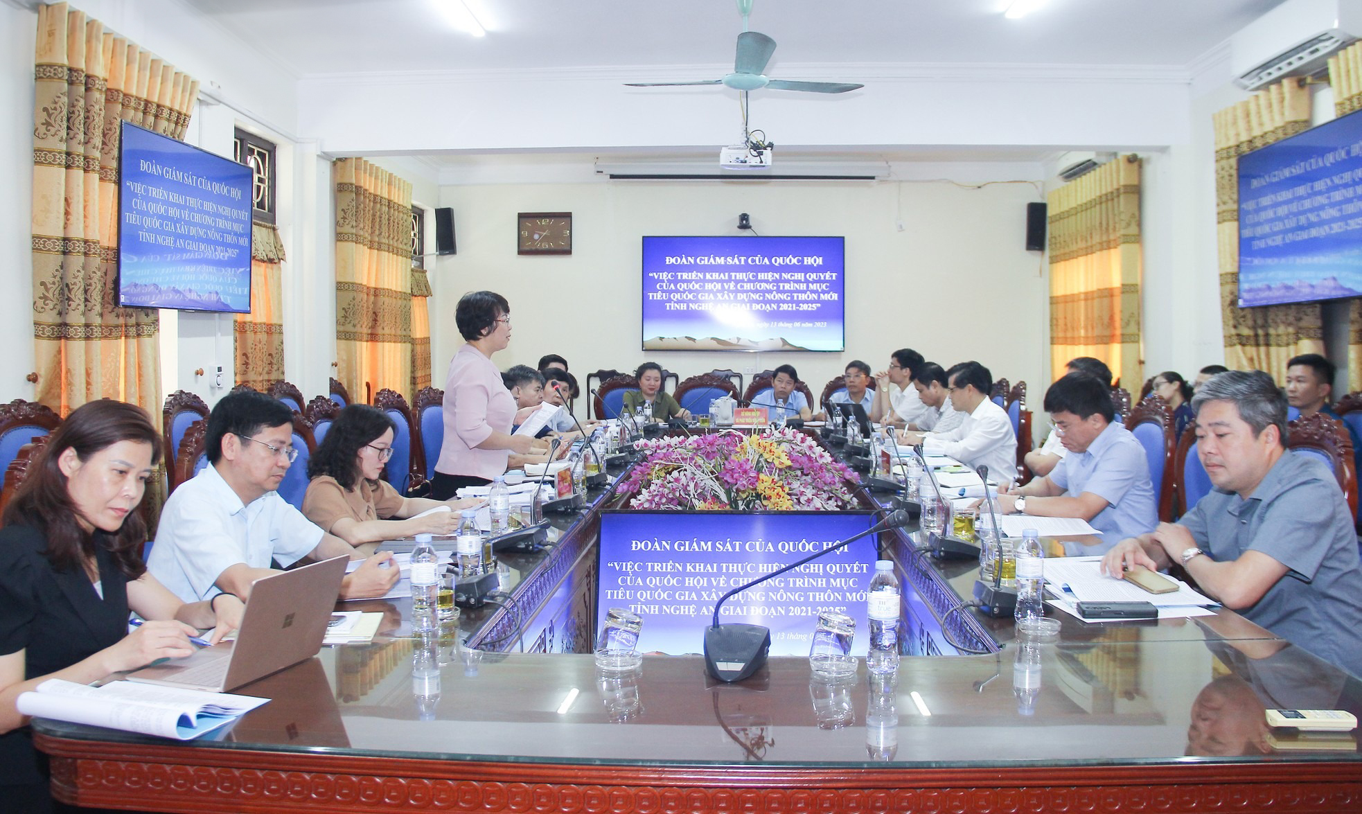 doan-cong-tac-quoc-hoi-giam-sat-cong-tac-xay-dung-nong-thon-moi-tai-nghe-an--n1.jpg