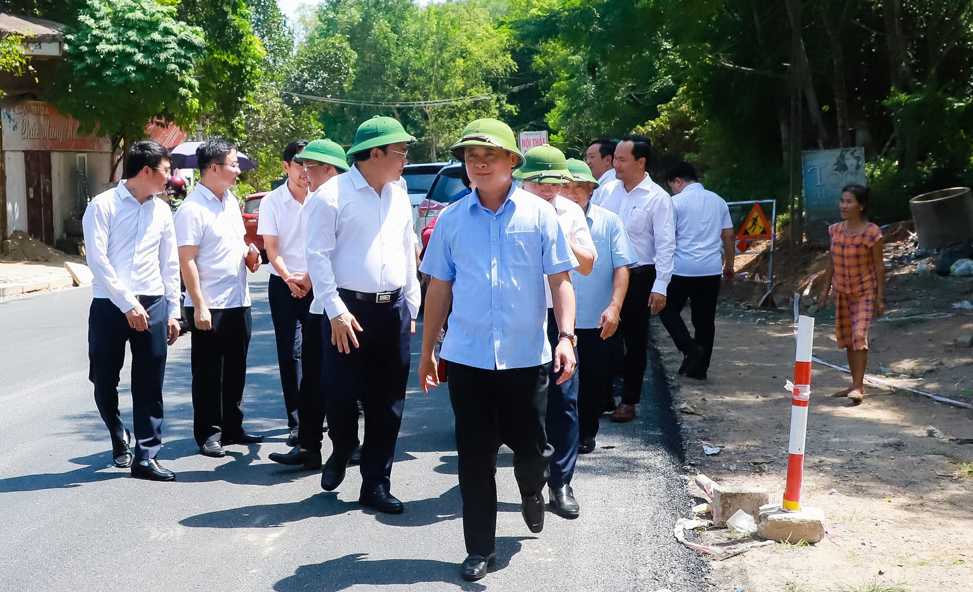 bi-thu-tinh-uy-thai-thanh-quy-khao-sat-thuc-dia-mot-so-du-an-tren-dia-ban-huyen-nam-dan--n1.jpg