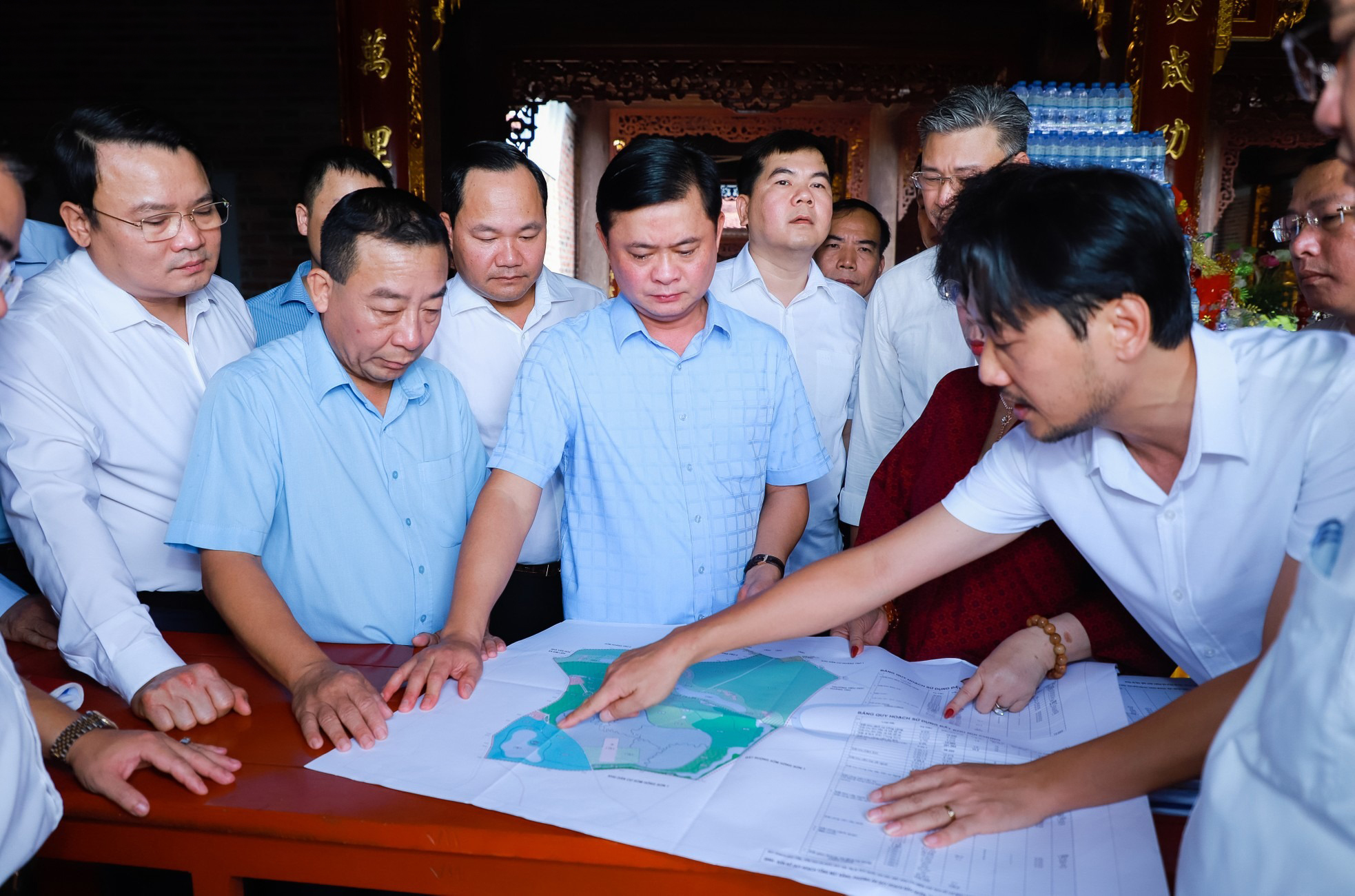 bi-thu-tinh-uy-thai-thanh-quy-khao-sat-thuc-dia-mot-so-du-an-tren-dia-ban-huyen-nam-dan--n2.jpg