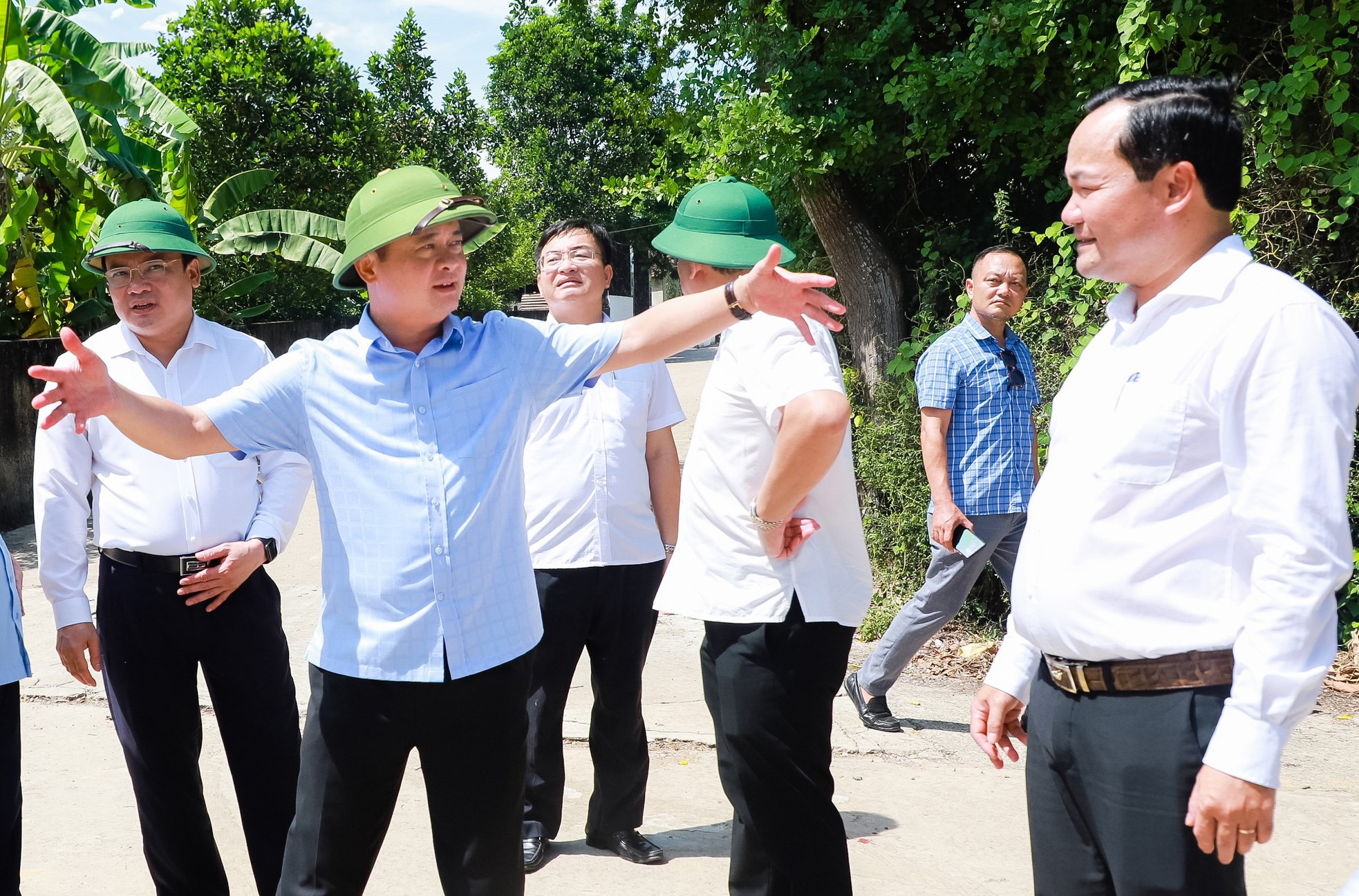 bi-thu-tinh-uy-thai-thanh-quy-khao-sat-thuc-dia-mot-so-du-an-tren-dia-ban-huyen-nam-dan--n3.jpg