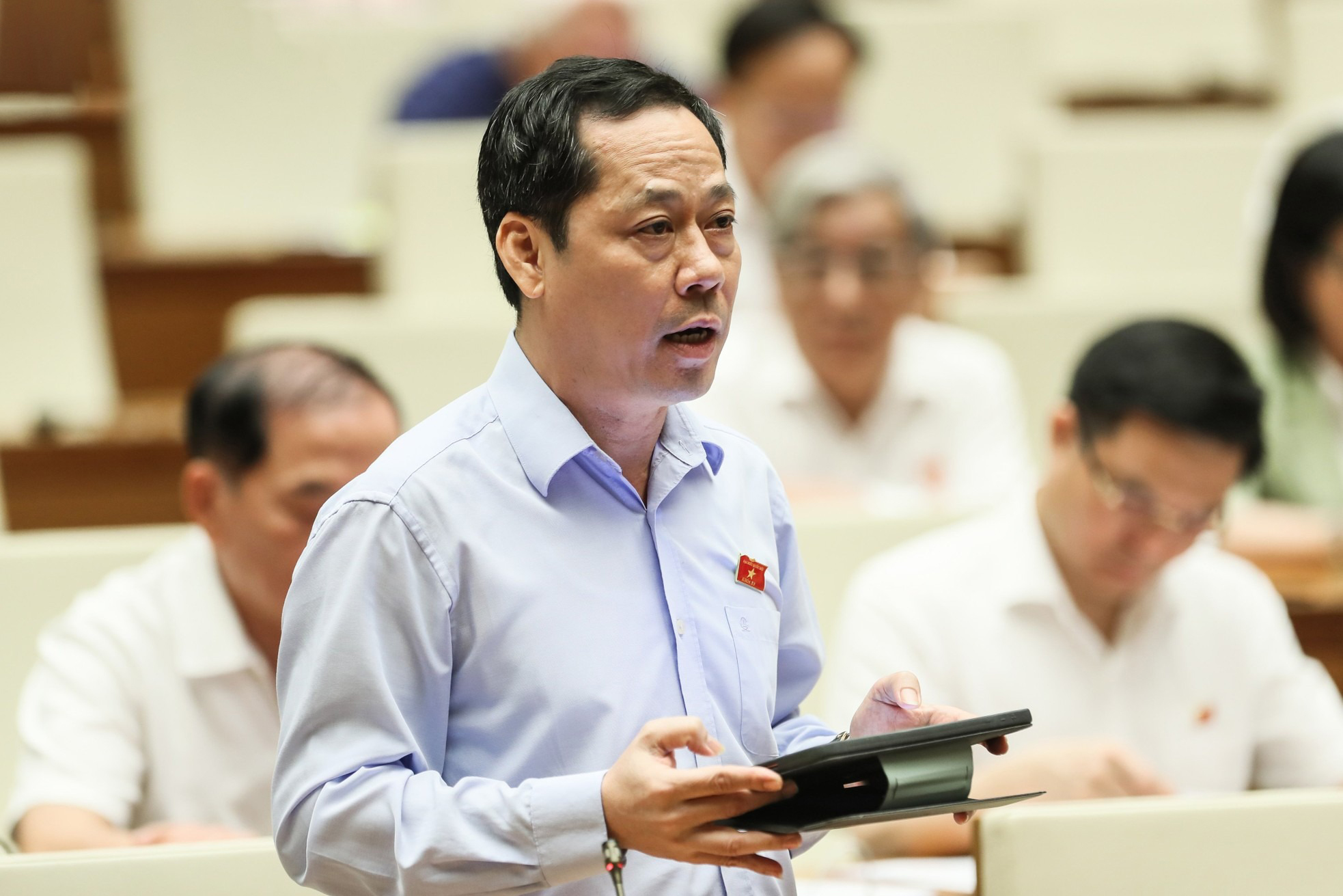 dai-bieu-quoc-hoi-doan-nghe-an-gop-y-3-noi-dung-lien-quan-den-quy-dinh-quan-ly-van-hanh-nha-chung-cu-tai-luat-nha-o-sua-doi--n2.jpg