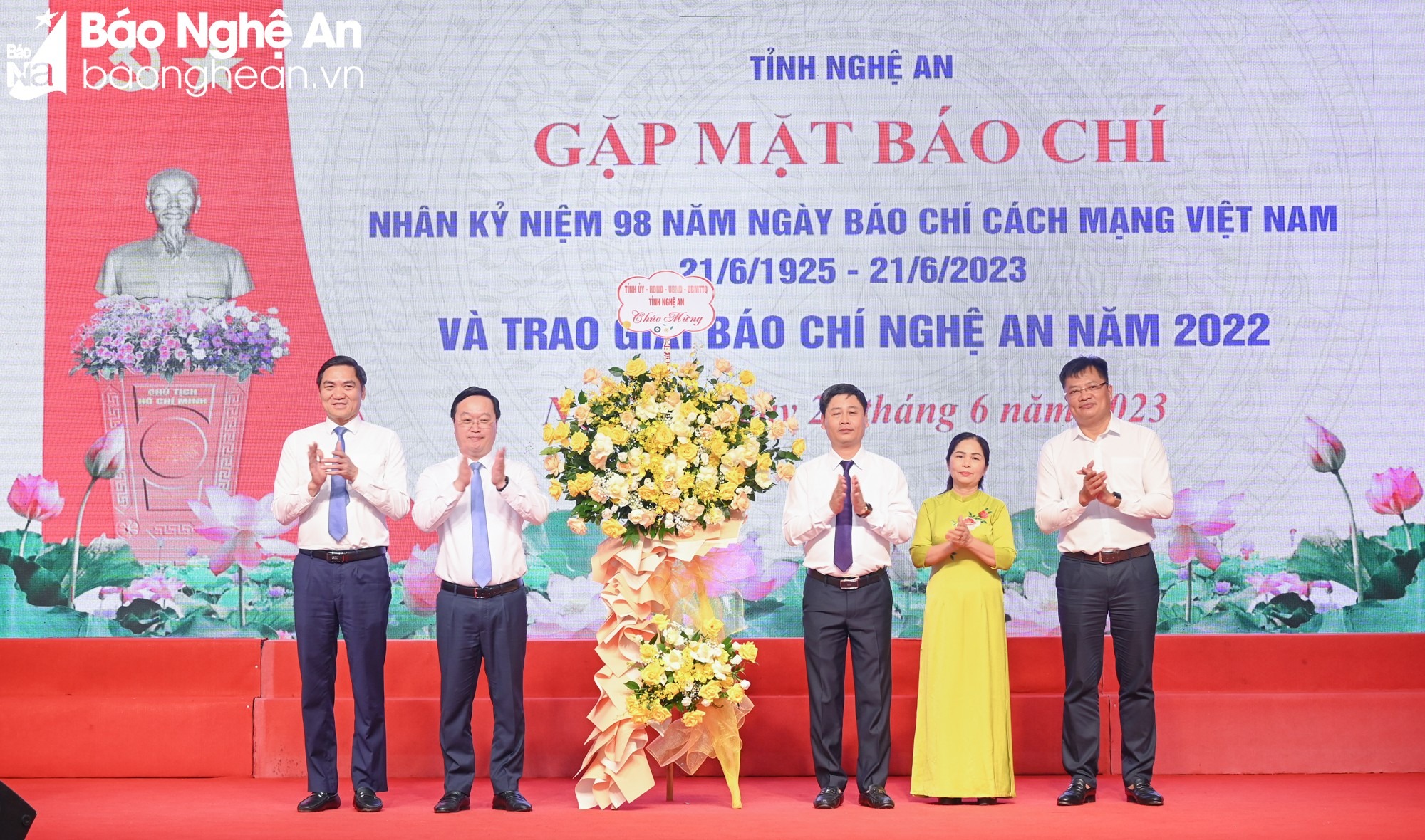bna-1679-754--n1.jpg