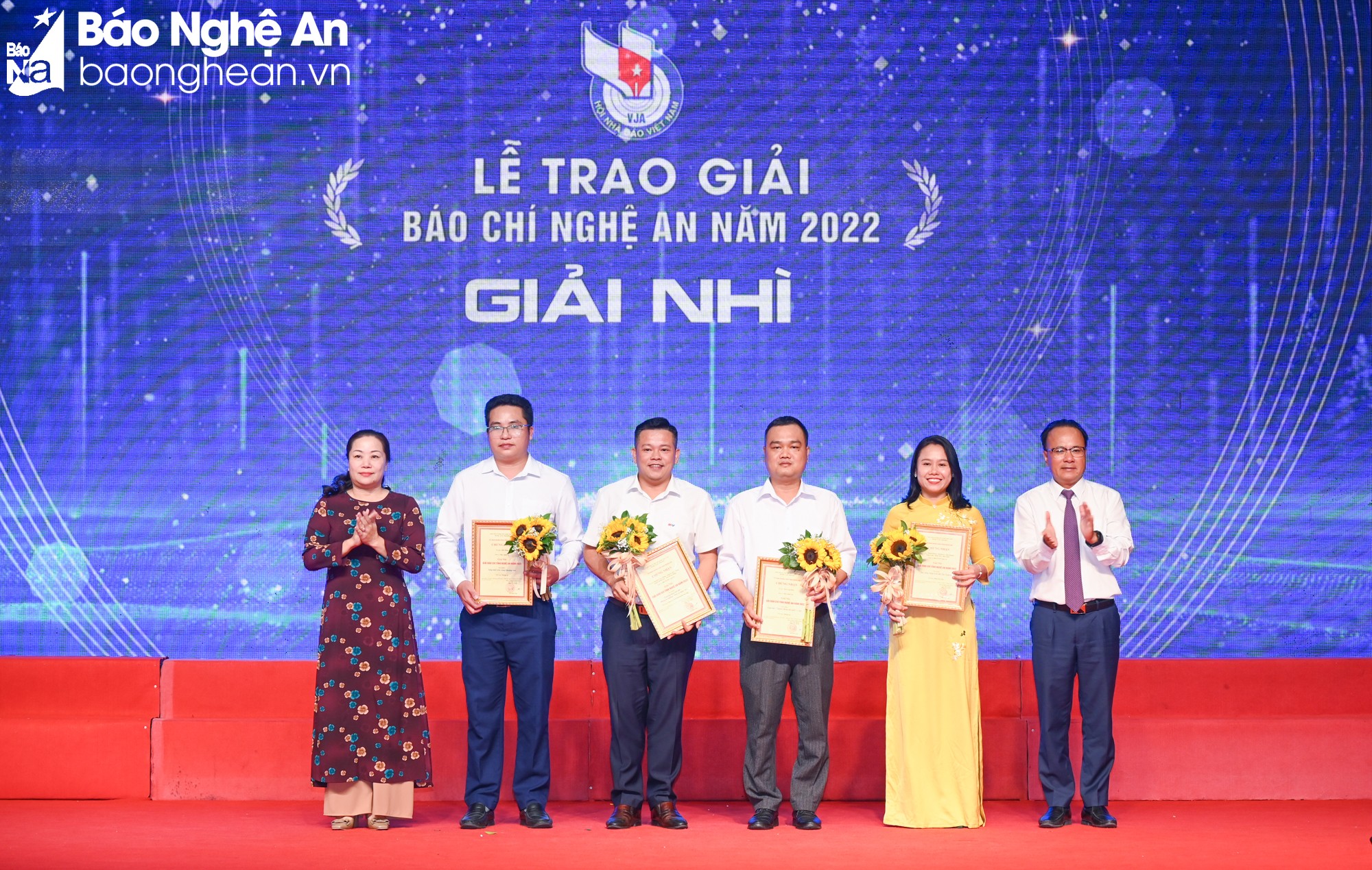 tinh-nghe-an-gap-mat-bao-chi-nhan-ky-niem-98-nam-ngay-bao-chi-cach-mang-viet-nam-va-trao-giai-bao-chi-nam-2022--n8.jpg