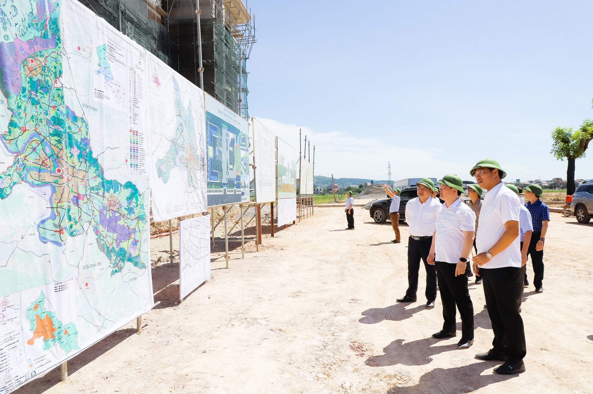 chu-tich-ubnd-tinh-nguyen-duc-trung-kiem-tra-cac-du-an-tai-huyen-do-luong--n5.jpg